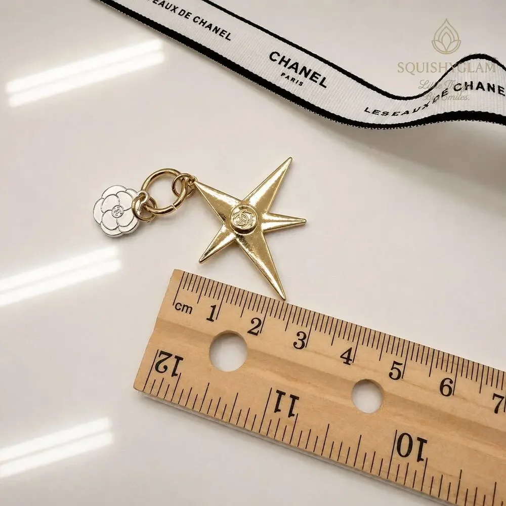 Chanel Beauté Five-Point Star Charm – Gold Tone Star Keychain Charm